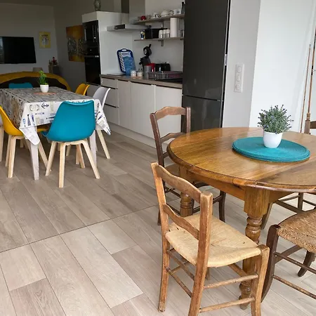 Les Flots Apartment